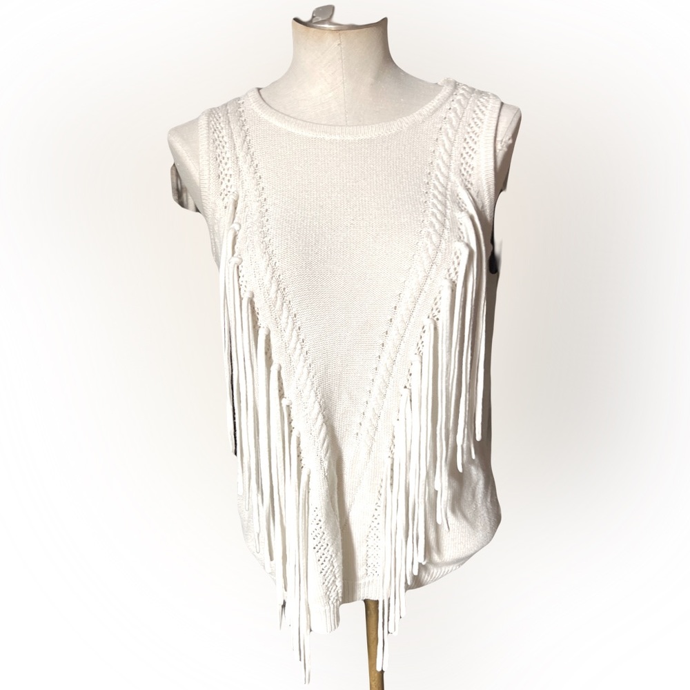 LISA RINNA White knit tank with beautiful fringe detail size XXS